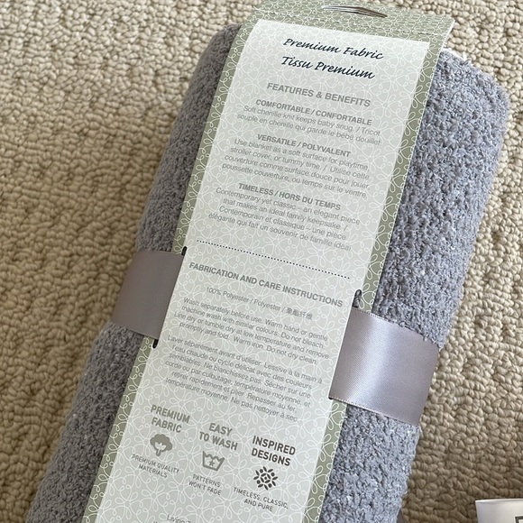 Littles by Gluckstein Cloud Cushion & Cozy Baby Blanket - Picture 10 of 11